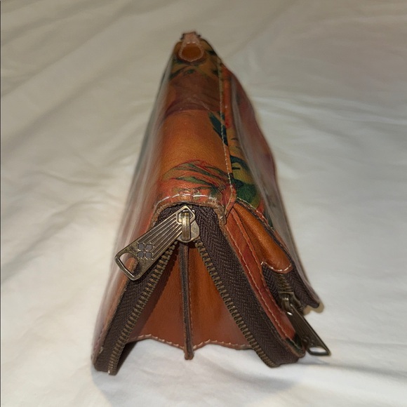 Patricia Nash Floral Multi Pock Zip Wallet EUC - Picture 3 of 16